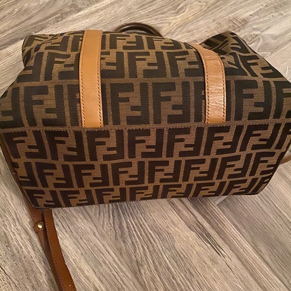 Fendi bag in great shape 💯 auth - Picture 5 of 6